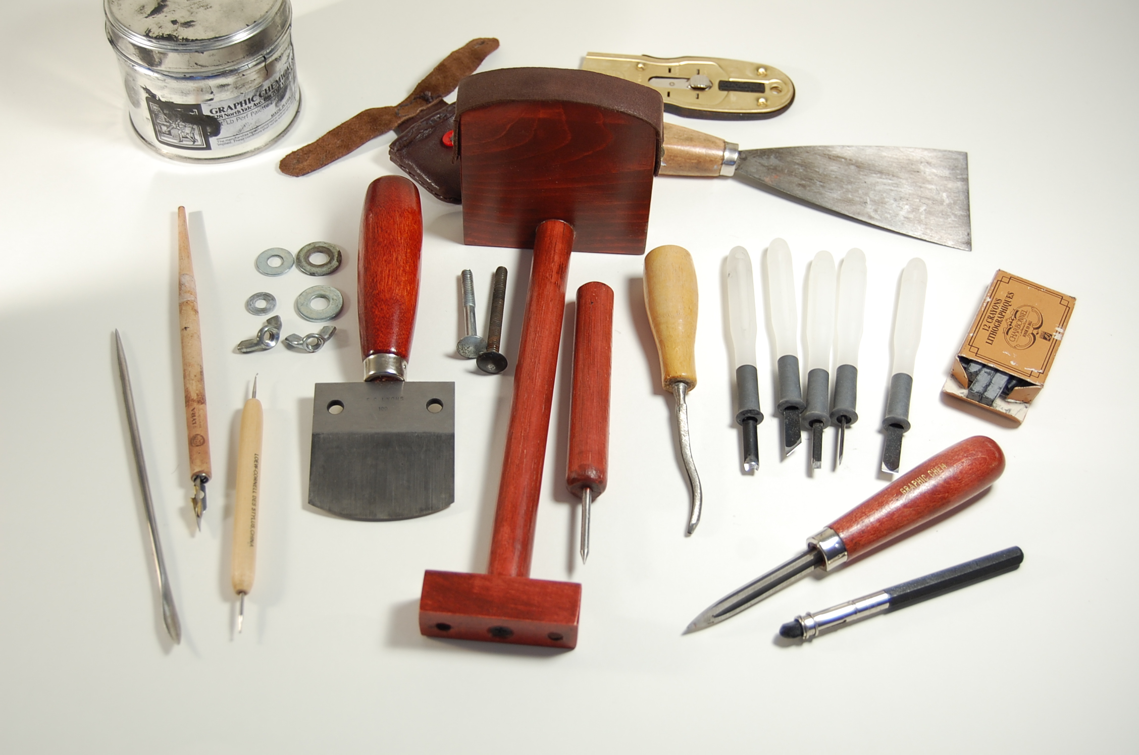 Here tool. Инструменты для укладки. Инструмент для настилки линолеума:. Набор инструментов для укладка линолеума. Инструменты для ремонта пола.